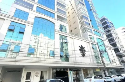 Apartamento com 3 quartos à venda na Rua 212, 152, Meia Praia, Itapema