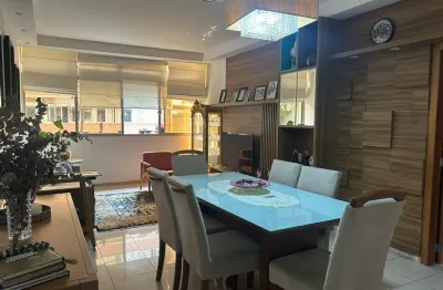 Apartamento reformado de 124m² no leme – infraestrutura completa e vaga de garagem