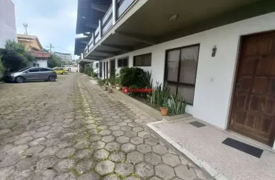 Casa em condomínio fechado com 2 quartos à venda na rua josé gomes da silva, 160, vila blanche, cabo frio por r$ 380.000