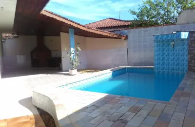 Linda casa com piscina na praia do sonho -  a 300 metros do mar