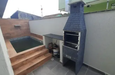 Casa na praia a apenas 400m do mar com piscina e área gourmet privativas