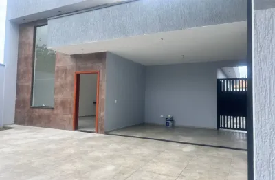 Linda, moderna, ampla, casa nova na praia com piscina e churrasqueira - 03 quartos/ 03 banheiros/ 03 vagas de garagem