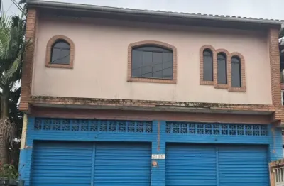 Prédio comercial na praia com moradia - localizado literalmente no centro do balneário