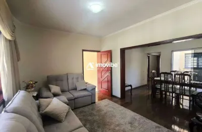 Casa térrea bem localizada com suíte e espaço gourmet!