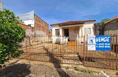 Casa antiga à venda em lote amplo de 420m², bairro Cordenonsi - Americana/SP