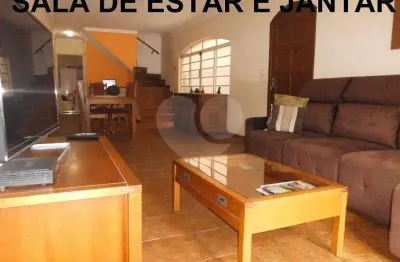 Casa com 3 quartos à venda na Rua Maestro Bortolucci, Tremembé, São Paulo