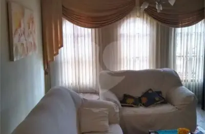 Casa com 2 quartos à venda na Nemésio Ramos Figueira, Horto, São Paulo