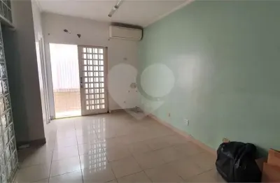 Casa com 2 quartos à venda na Rua Cunha Gago, Pinheiros, São Paulo