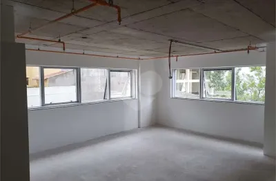 Sala comercial à venda na Rua Voluntários da Pátria, Santana, São Paulo