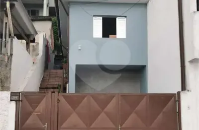 Casa com 2 quartos à venda na Santo Adriano, Horto, São Paulo