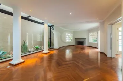 Casa com 4 quartos à venda na Itapirapuã, Jardim Paulistano, São Paulo