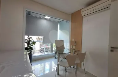 Sala comercial à venda na Rua Oscar Freire, Pinheiros, São Paulo