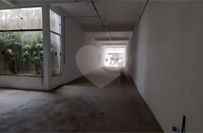 Prédio para alugar na Rua Tuiuti, Tatuapé, São Paulo