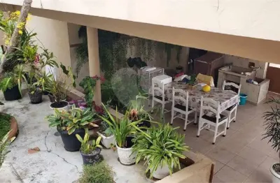 Casa com 5 quartos à venda na Rua Gailarda, Jaraguá, São Paulo