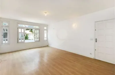 Casa com 3 quartos à venda na Rua Caropá, Alto de Pinheiros, São Paulo