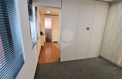 Sala comercial para alugar na Alameda Lorena, Jardim América, São Paulo