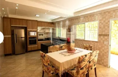 Casa com 3 quartos à venda na Rua Garopá, São Miguel Paulista, São Paulo