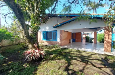 Casa com 3 quartos à venda na Avenida Presidente Kennedy, Solemar, Praia Grande