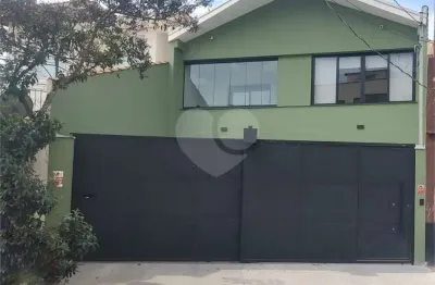 Casa com 3 quartos à venda na Rua Altinópolis, Água Fria, São Paulo