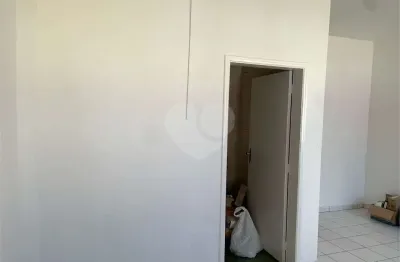 Sala comercial para alugar na Rua Cerro Corá, Vila Romana, São Paulo