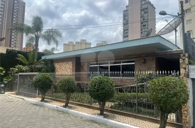Casa térrea com 7 quartos para locação em vila regente feijó - sp