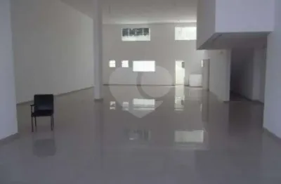 Prédio para alugar na Rua dos Ferroviários, 54, Tucuruvi, São Paulo