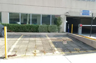 Sala comercial para alugar na Avenida Anápolis, 100, Alphaville, Barueri