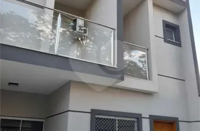 Sobrado com 3 quartos à venda ou para locação em água fria - sp