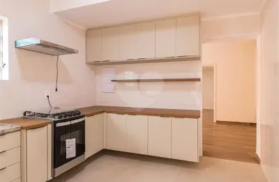 Casa com 2 quartos para alugar na Rua Francisco Isoldi, Vila Madalena, São Paulo