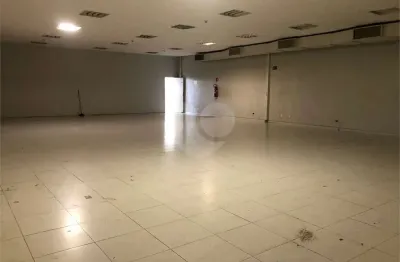 Prédio para alugar na Avenida Alberto Byington, 1933, Vila Maria, São Paulo