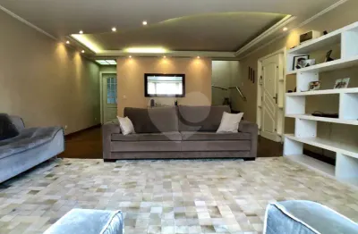 Casa comercial para alugar na Rua José Justino Pereira, 254, Água Fria, São Paulo