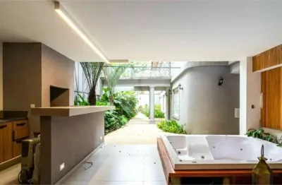 Casa com 4 quartos para alugar na Rua Agrário de Sousa, 218, Jardim Europa, São Paulo