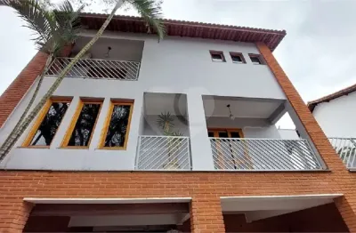 Casa com 4 quartos para alugar no Tremembé, São Paulo 