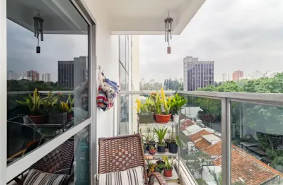Apartamento reformado com 107m2 , 2 vagas de garagem
