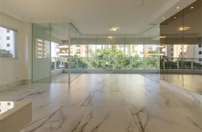 Apartamento com 4 quartos para alugar na Rua Silva Correia, 168, Vila Nova Conceição, São Paulo