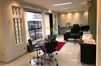 Casa com 13 quartos à venda na Rua Airosa Galvão, 151, Água Branca, São Paulo