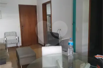 Apartamento com 3 quartos para alugar na Alameda Ribeirão Preto, 410, Bela Vista, São Paulo