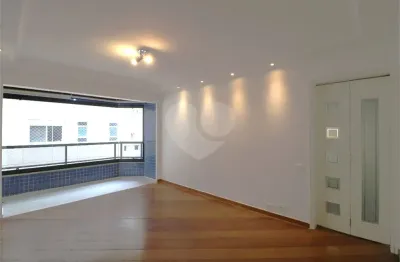 Apartamento com 3 quartos à venda na Avenida Ibijaú, 83, Moema, São Paulo