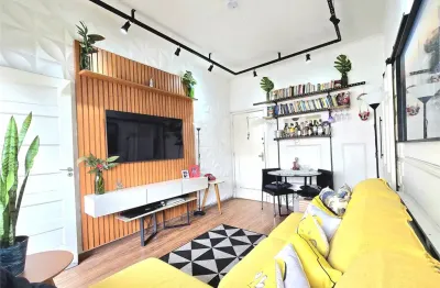 Apartamento a venda com 2 dormitórios 2 banheiros no gonzaga santos - sp