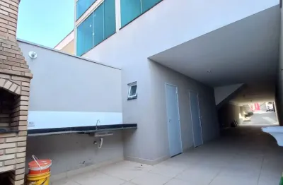 Sobrado novo 240 m2  com 3 quartos (suítes) 5 vagas e quintal com churraqueira - são paulo - sp