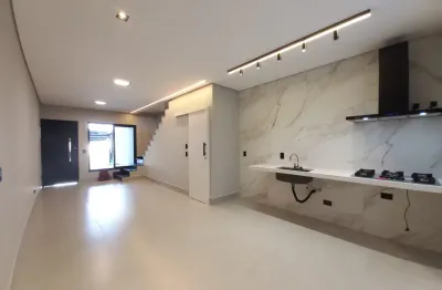 Sobrado novo e moderno com 3 quartos, 2 vagas e área gourmet - valor promorcional