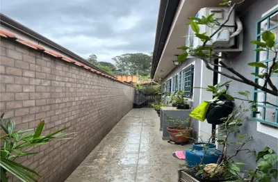 Casa térrea jaçanã 3 dormitórios 2 vagas com churrasqueira.