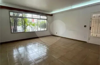 Casa térrea com quintal amplo e espaço gourmet – 140m² | 2 dorms (1 suíte) | 5 vagas