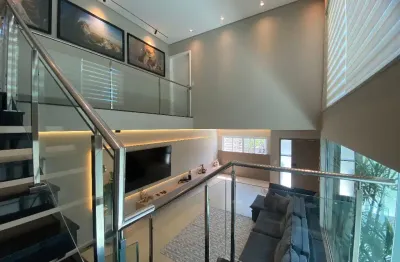 Sobrado de alto padrão com 3 suítes, 4 vagas e área gourmet com piscina - venda
