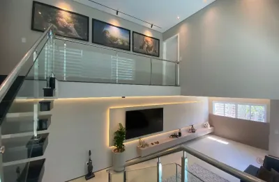 Sobrado de Alto Padrão com 3 Suítes, 4 Vagas e Área Gourmet com Piscina - VENDA