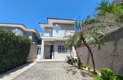 Sobrado de alto padrão com 3 suítes, 4 vagas e área gourmet com piscina - locação