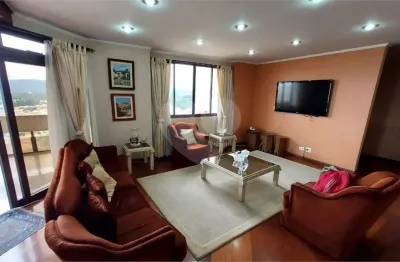 Excelente apartamento no bairro da água fria, local nobre, rua tranquila e arborizada