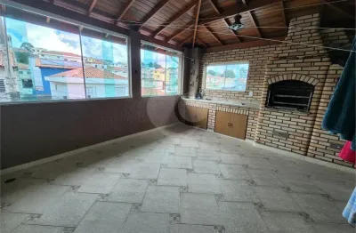 Sobrado com suíte | churrasqueira | 2 vagas | ar condicionado