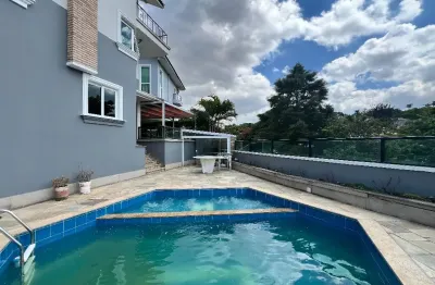 Casa em condominio fechado, 3 suites, piscina privativa, 5 vagas