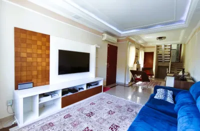 Sobrado a venda 500 metros do metrô, 3 suites com ar condicionados, 5 vagas